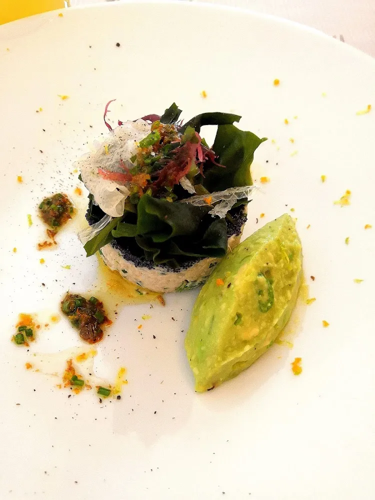 Pressé de Chair de Crabe Avocat Wasabi